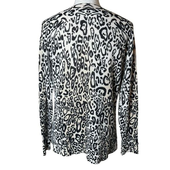 White + Warren Cashmere Leopard Print V-neck Knit Sweater Relaxed Small Luxury - Picture 3 of 8